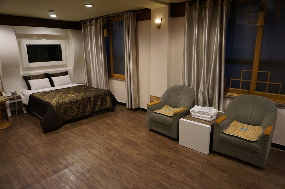 Goodstay Andong Park Hotel Екстер'єр фото