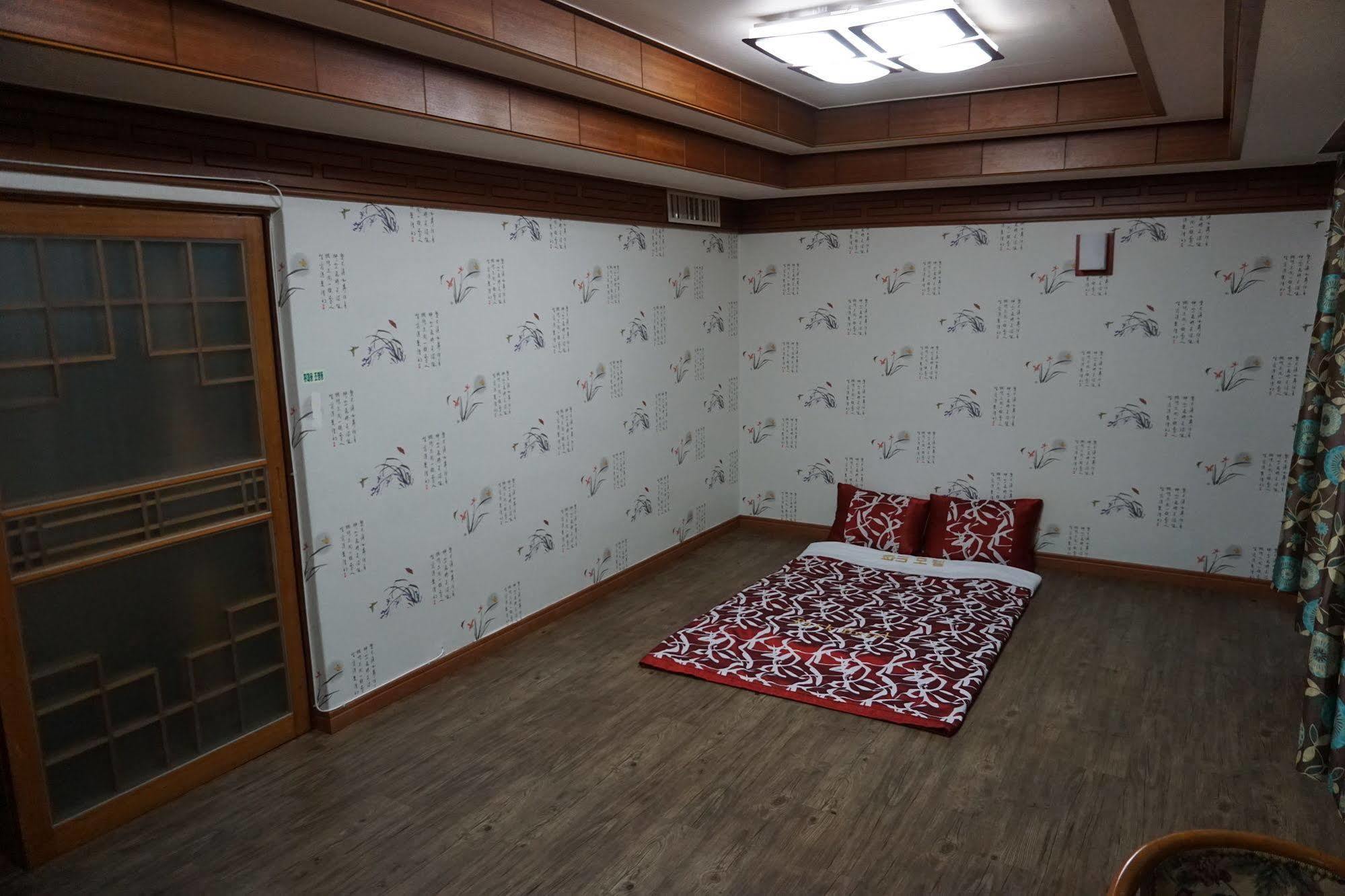 Goodstay Andong Park Hotel Екстер'єр фото